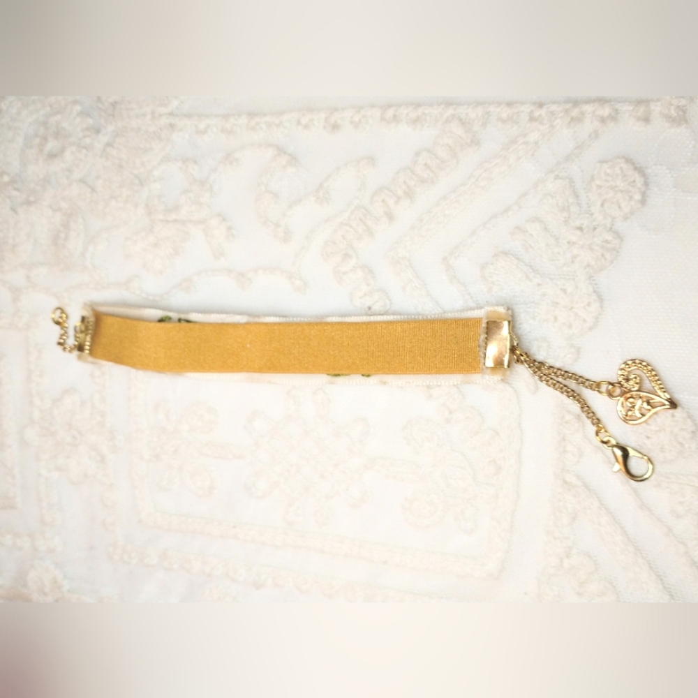 Velvet Ribbon Bracelet - Picture 3 of 3